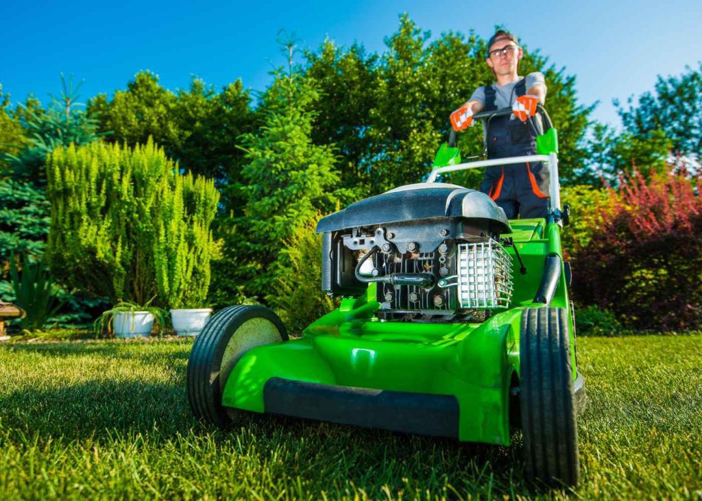 5 Reasons to Hire Professionals for Landscape Equipment Repair